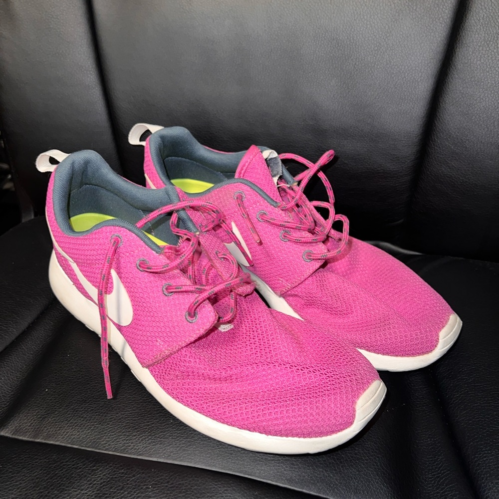 Nike Roshe Run Pink